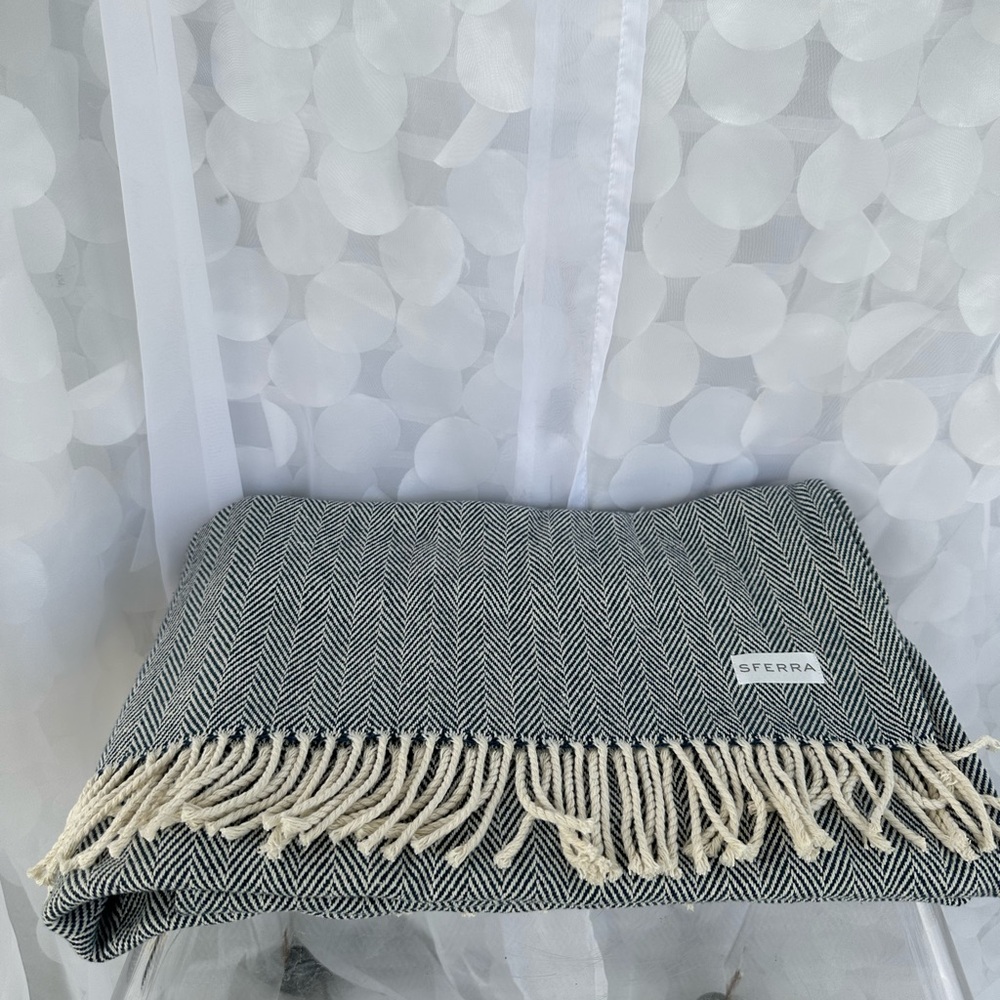 SFERRA CELINE cotton throw blanket Navy Cream herringbone 51 x 71 NEW No Tags - Picture 2 of 4